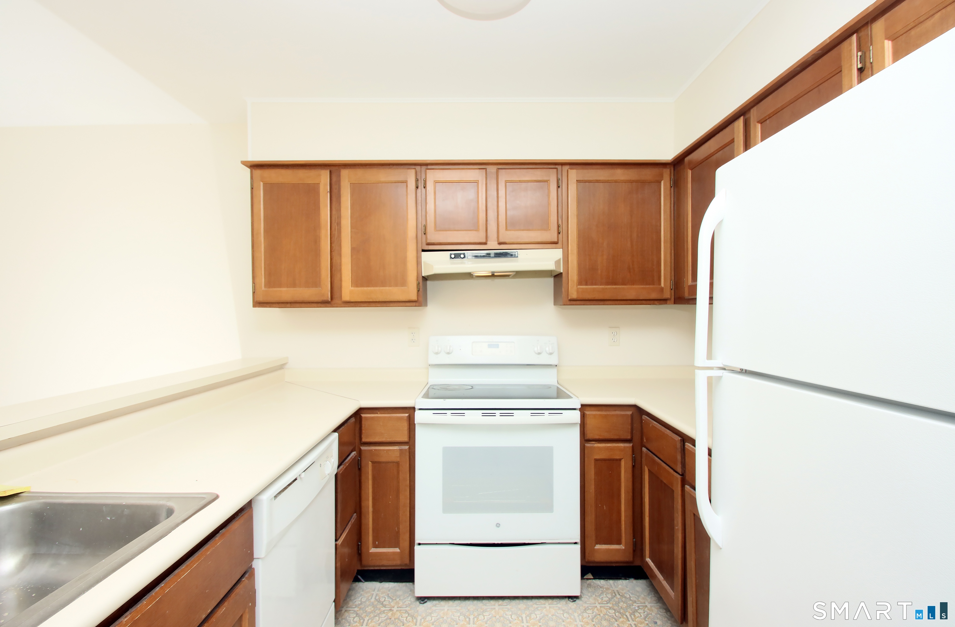1204 Whitney Avenue, Unit 204 Hamden, CT 06517 - Photo 9 of 24