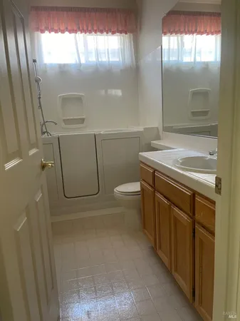 $660,000 | 849 Patti Page Court, Windsor, CA 95492