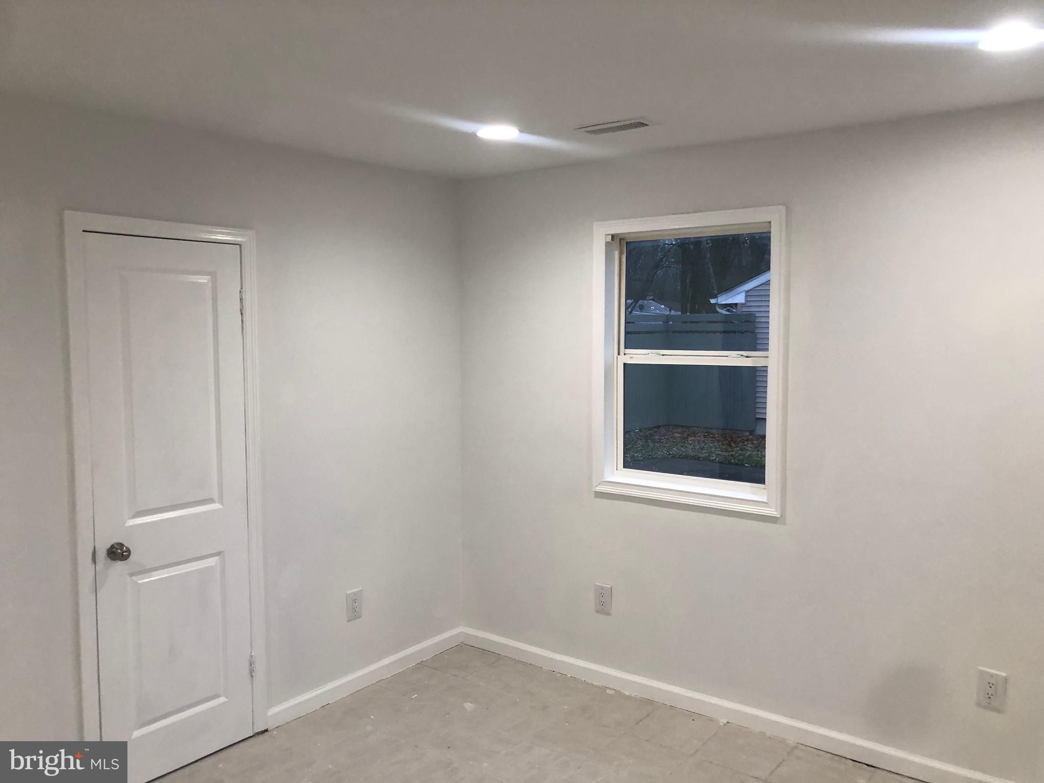 193 Kinsley Road Pemberton, NJ 08068 - Photo 14 of 22 a view of an empty room with a window