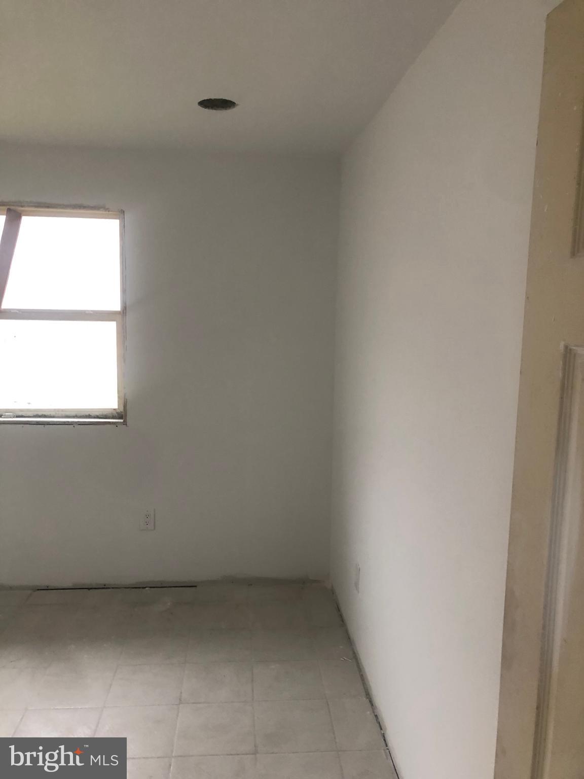 193 Kinsley Road Pemberton, NJ 08068 - Photo 20 of 22 a view of small space