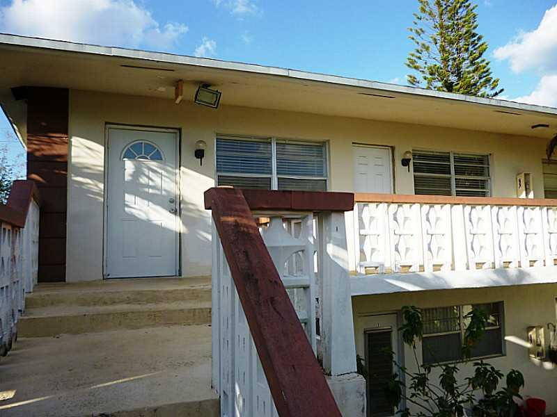 500 Southwest 15th Street, Unit 207 Pompano Beach, FL 33060 - Photo 3 of 13 Exterior Front