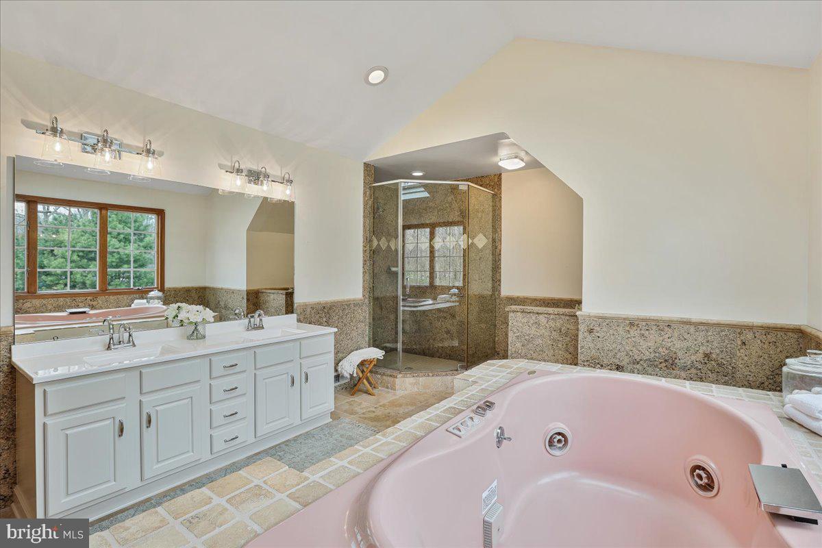 2 Hunters Lane Tabernacle, NJ 08088 - Photo 45 of 70 Primary Bathoom