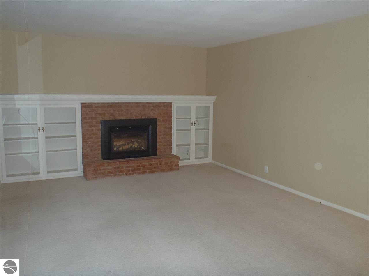 710 Bloomfield Road Traverse City, MI 49686 - Photo 6 of 26 1775676-5.JPG