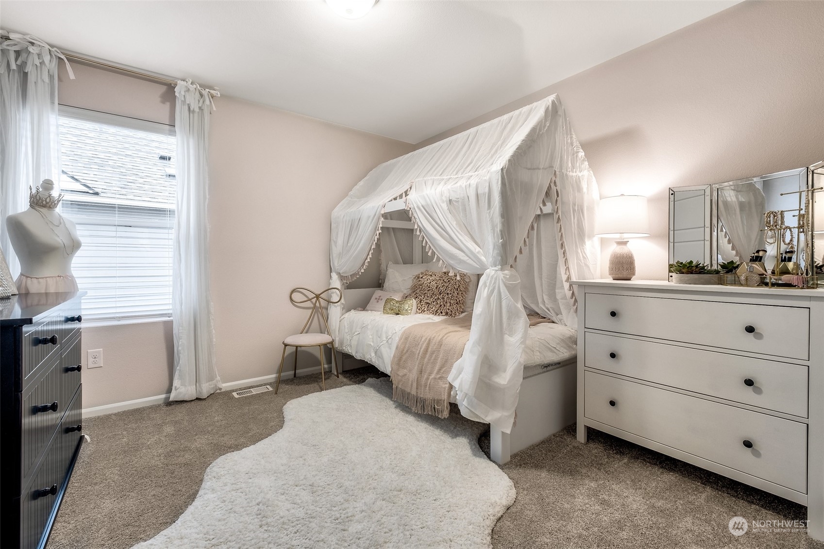 1537 Sultan Basin Road, Unit 1169 Sultan, WA 98294 - Photo 11 of 18 a room with a bed and a window