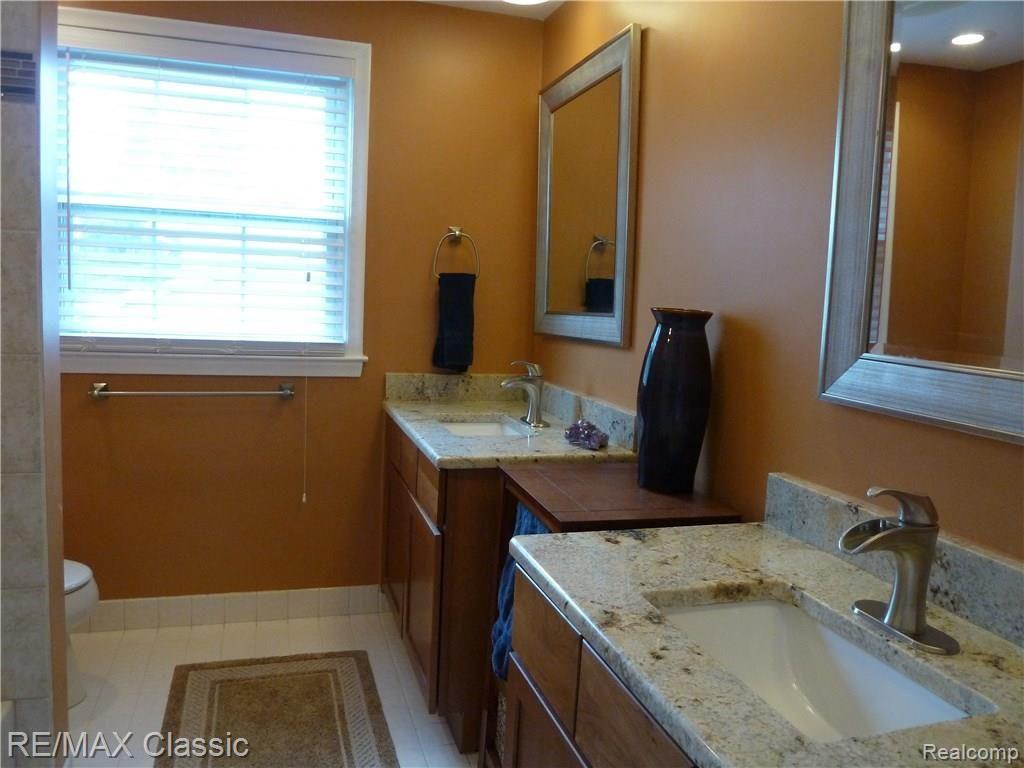 7446 Franklin Ridge Way West Bloomfield, MI 48322 - Photo 16 of 41 P1050278.JPG