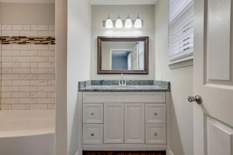 $520,000 | 220 Haywood Lane, Nashville, TN 37211