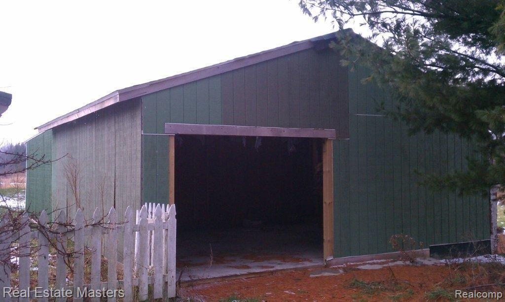 7373 Frith Road St. Clair, MI 48079 - Photo 4 of 19 GARAGE VIEW