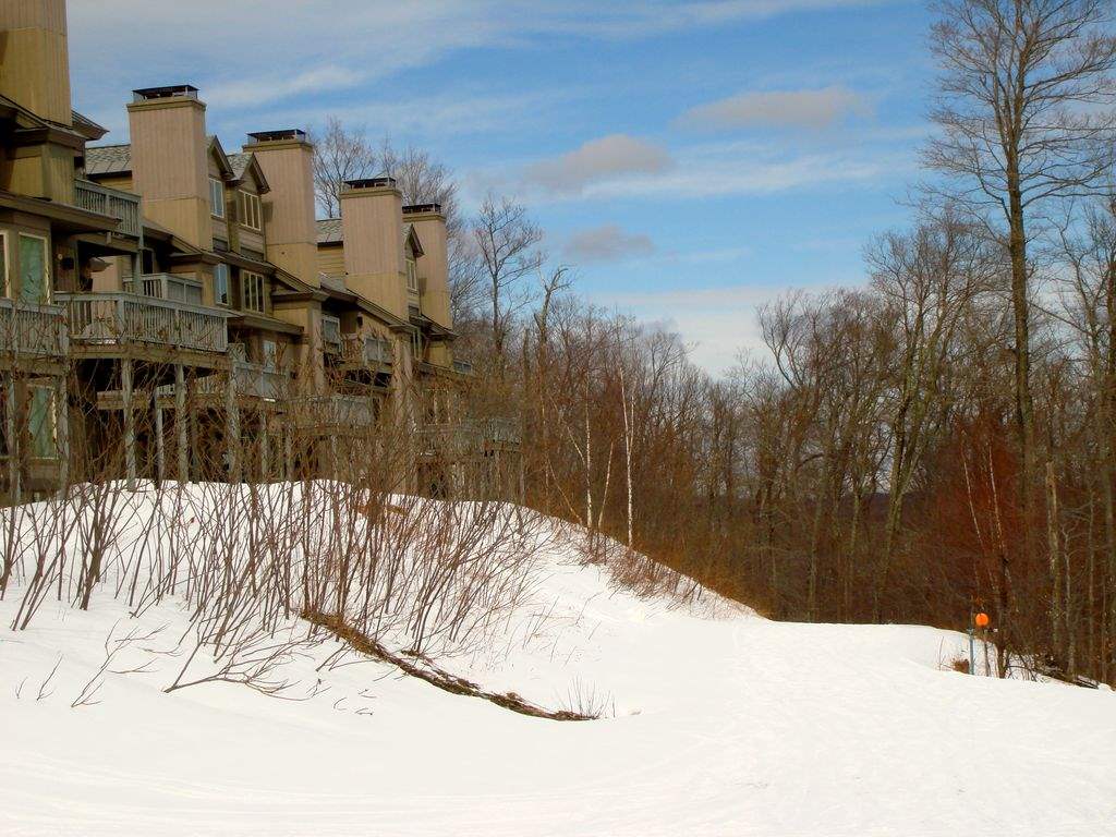 245 Solitude Road, Unit M103 Ludlow, VT 05149 - Photo 5 of 13 Gallery Image 5