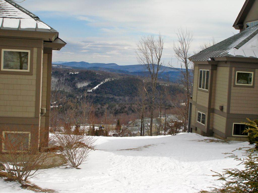 245 Solitude Road, Unit M103 Ludlow, VT 05149 - Photo 6 of 13 Gallery Image 6