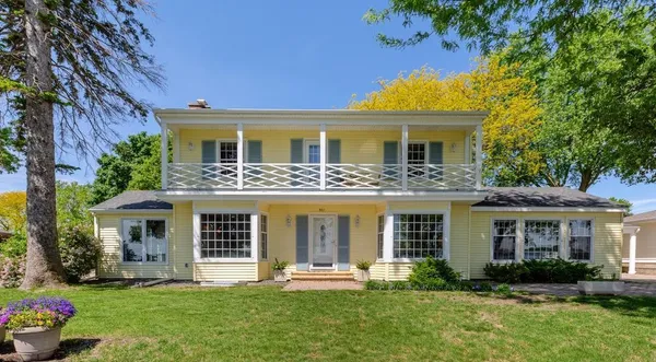 $625,000 | 901 Clear Lake Drive, Waseca, MN 56093