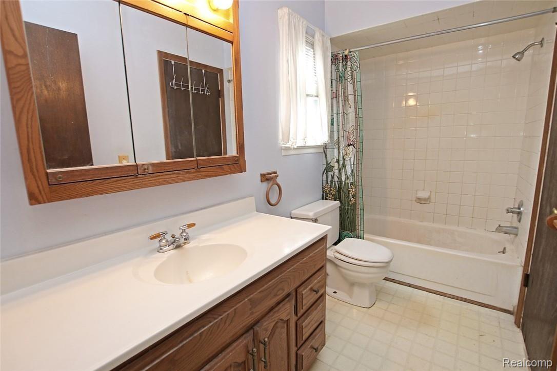 5583 Copley Square Road Grand Blanc, MI 48439 - Photo 19 of 45 19.jpg