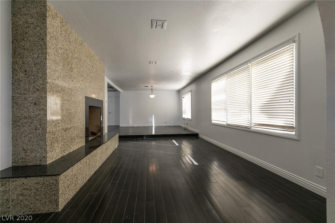 6364 West Desert Inn Road Las Vegas, NV 89146 - Photo 11 of 35 Gallery Image 11