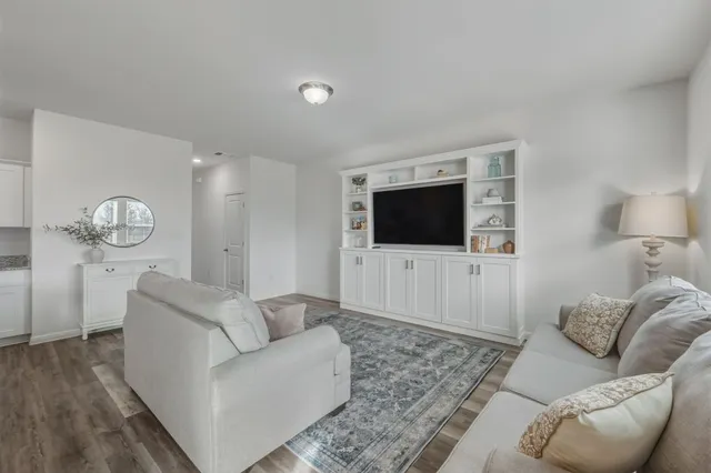 $317,000 | 201 Wonderful Life Way, Jarrell, TX 76537