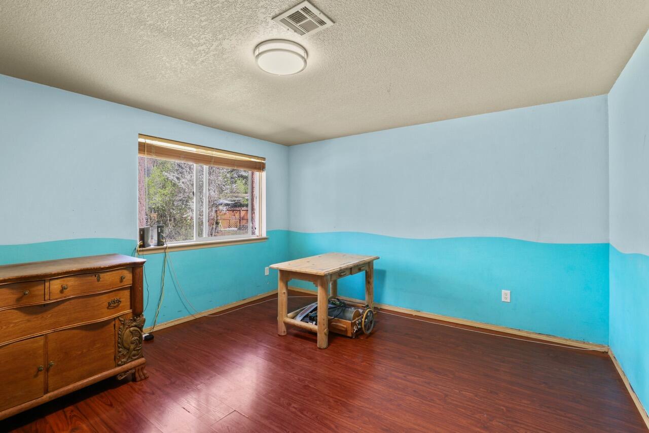 1438 Summit Loop Grants Pass, OR 97527 - Photo 18 of 28 EP1A9411 Large