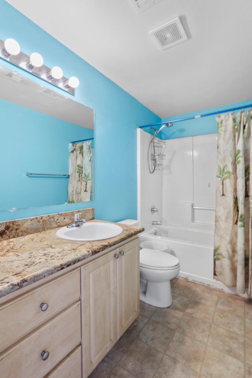 1438 Summit Loop Grants Pass, OR 97527 - Photo 19 of 28 EP1A9414 Large
