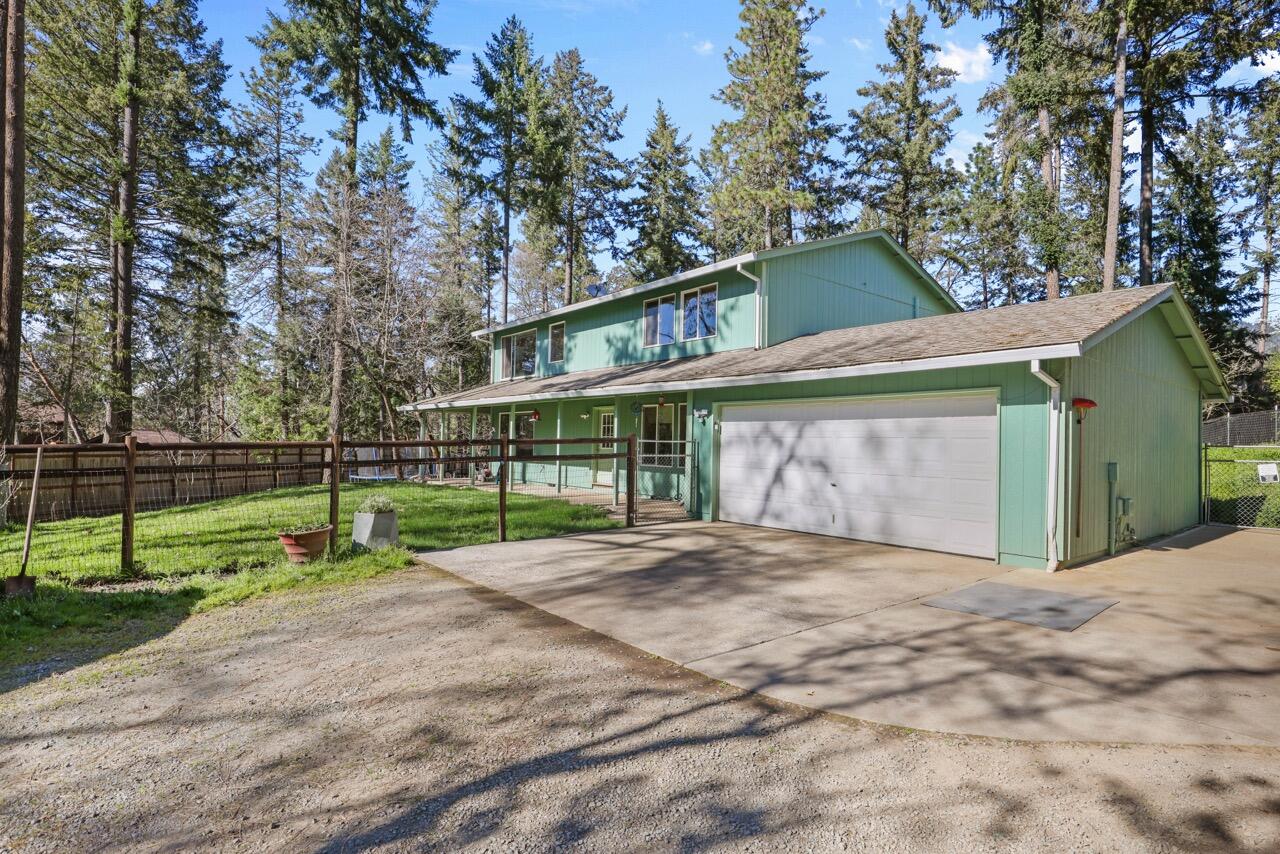 1438 Summit Loop Grants Pass, OR 97527 - Photo 5 of 28 EP1A9421 Large
