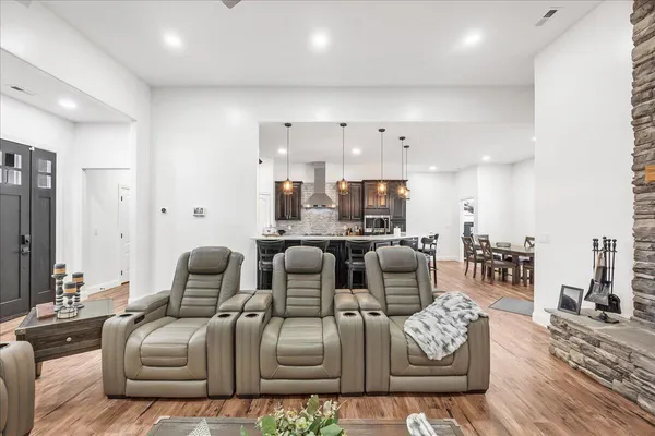 $1,250,000 | 4660 South Pittsburg Mountain Road, South Pittsburg, TN 37380