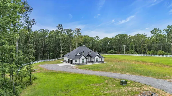 $1,250,000 | 4660 South Pittsburg Mountain Road, South Pittsburg, TN 37380