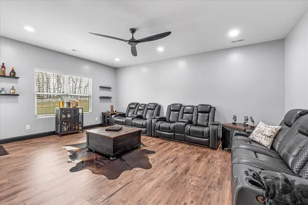 $1,250,000 | 4660 South Pittsburg Mountain Road, South Pittsburg, TN 37380