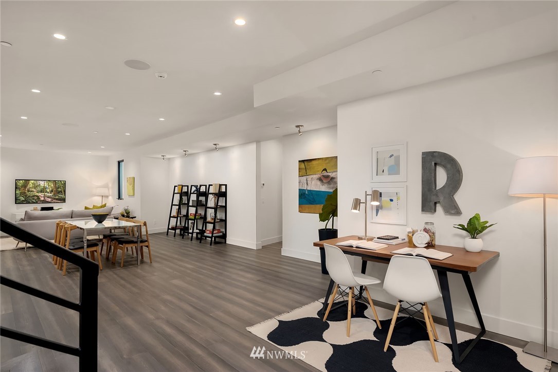 1043 Belfair Road Bellevue, WA 98004 - Photo 19 of 25