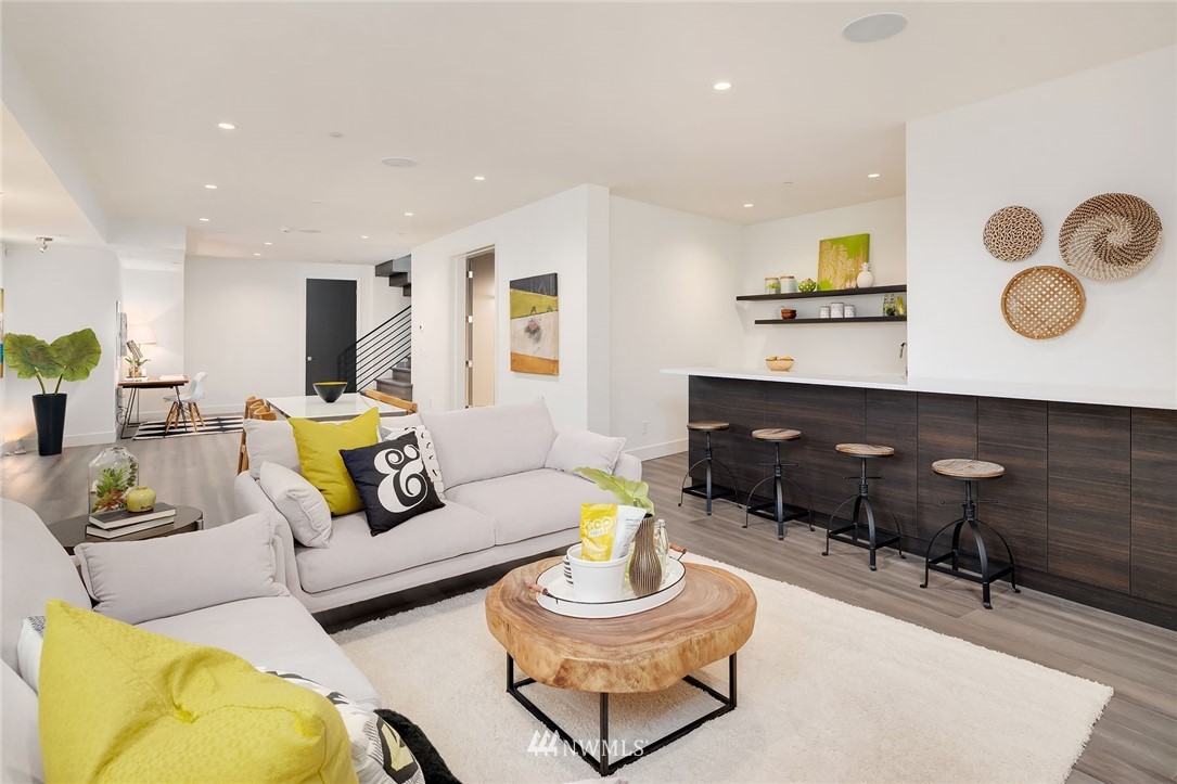 1043 Belfair Road Bellevue, WA 98004 - Photo 20 of 25