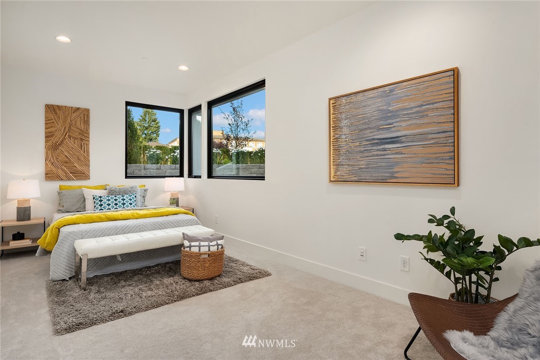 1043 Belfair Road Bellevue, WA 98004 - Photo 23 of 25