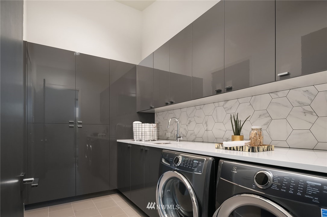 1043 Belfair Road Bellevue, WA 98004 - Photo 24 of 25