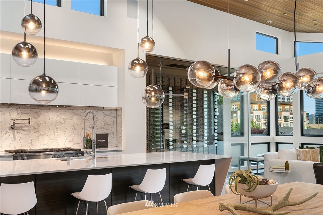 1043 Belfair Road Bellevue, WA 98004 - Photo 7 of 25