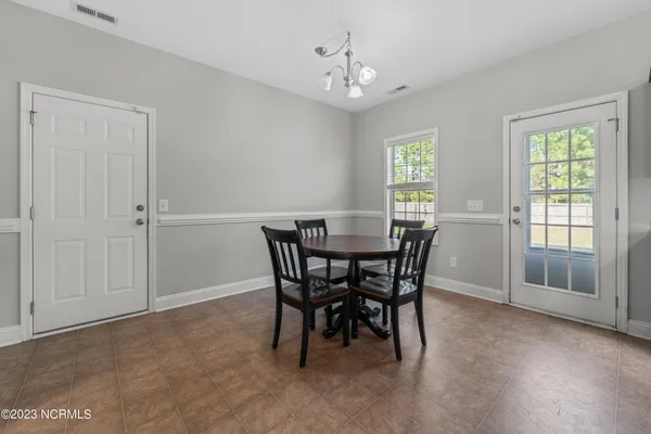 $2,095 | 270 Silver Hills Drive, Jacksonville, NC 28546