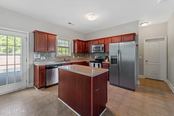 $2,095 | 270 Silver Hills Drive, Jacksonville, NC 28546