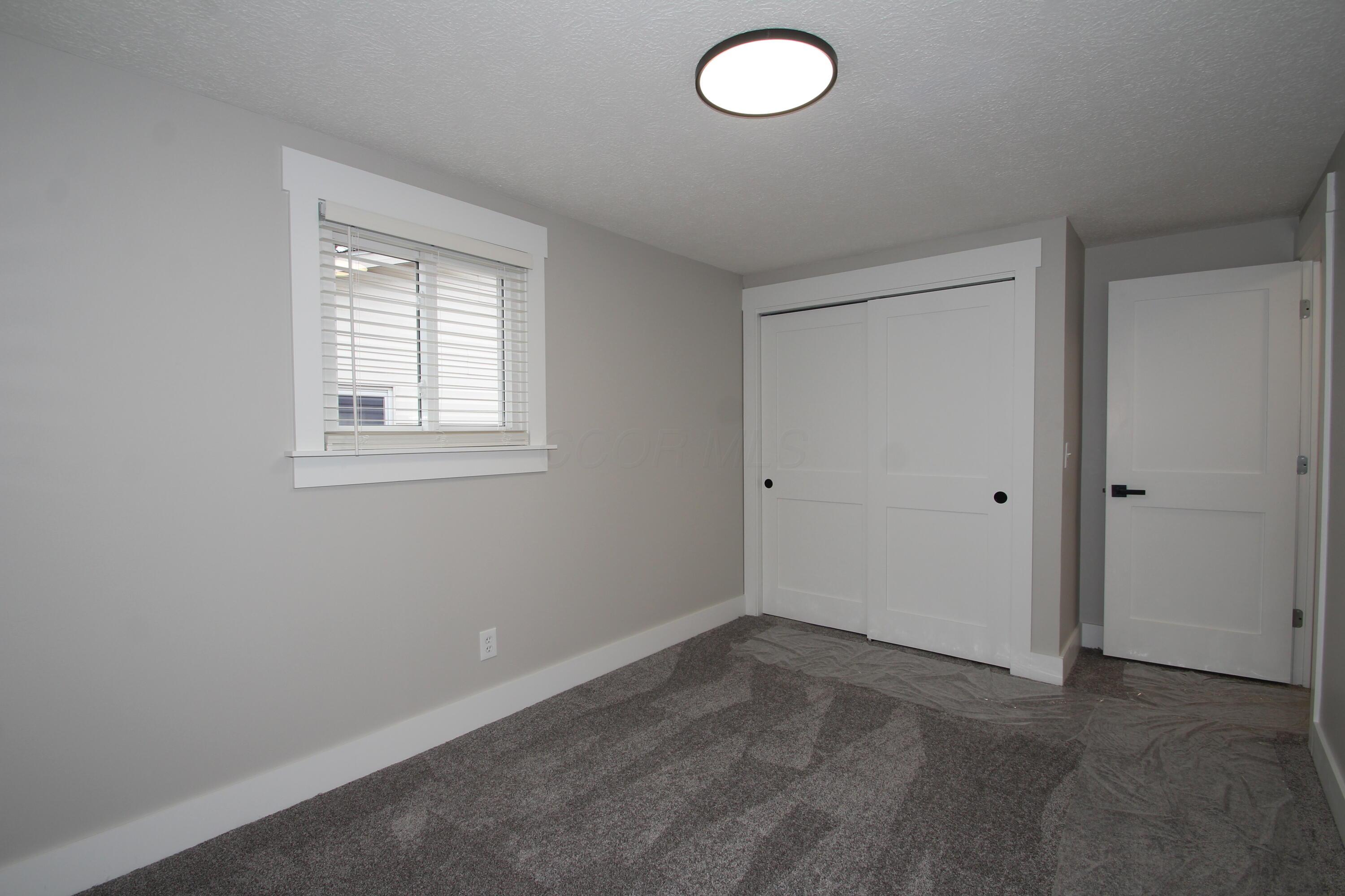 4003 Lynward Road Columbus, OH 43228 - Photo 13 of 43 1000035657