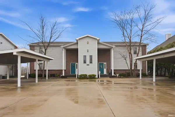 $329,900 | 2402 Winona Avenue, Unit 8, Winona Lake, IN 46590