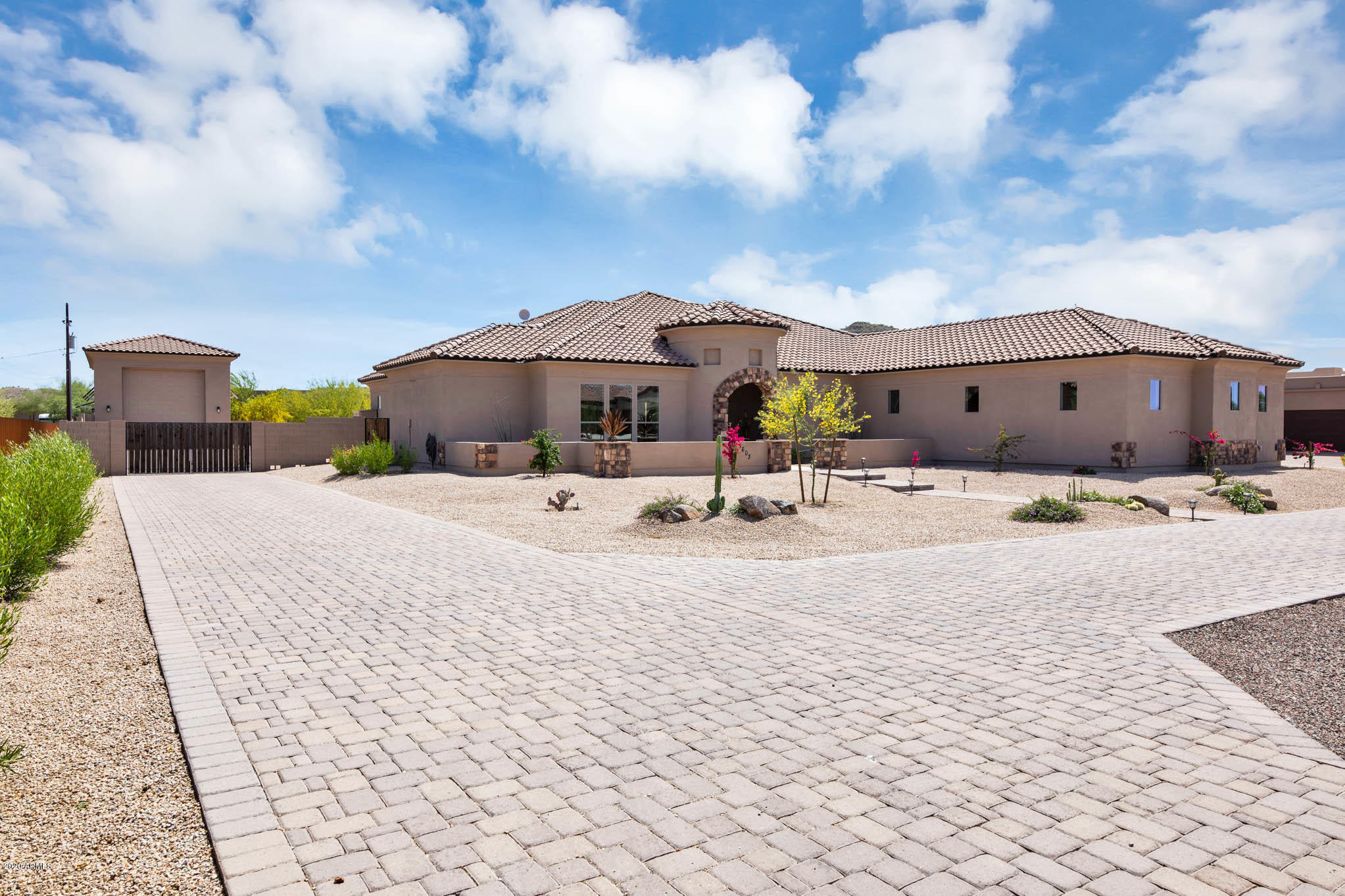 1603 West Maddock Road Phoenix, AZ 85086 - Photo 1 of 56 7D3A5014