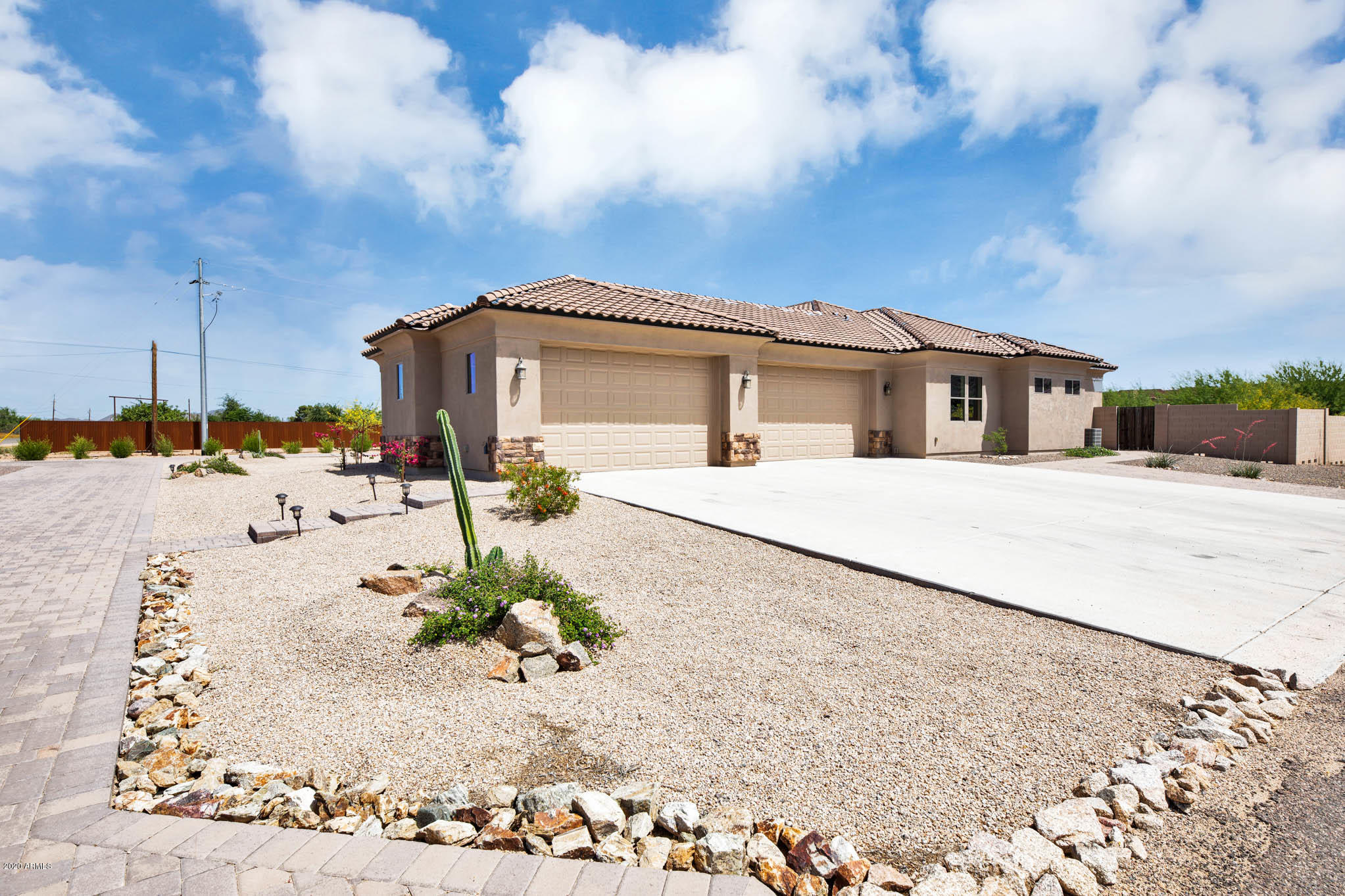 1603 West Maddock Road Phoenix, AZ 85086 - Photo 2 of 56 7D3A5011