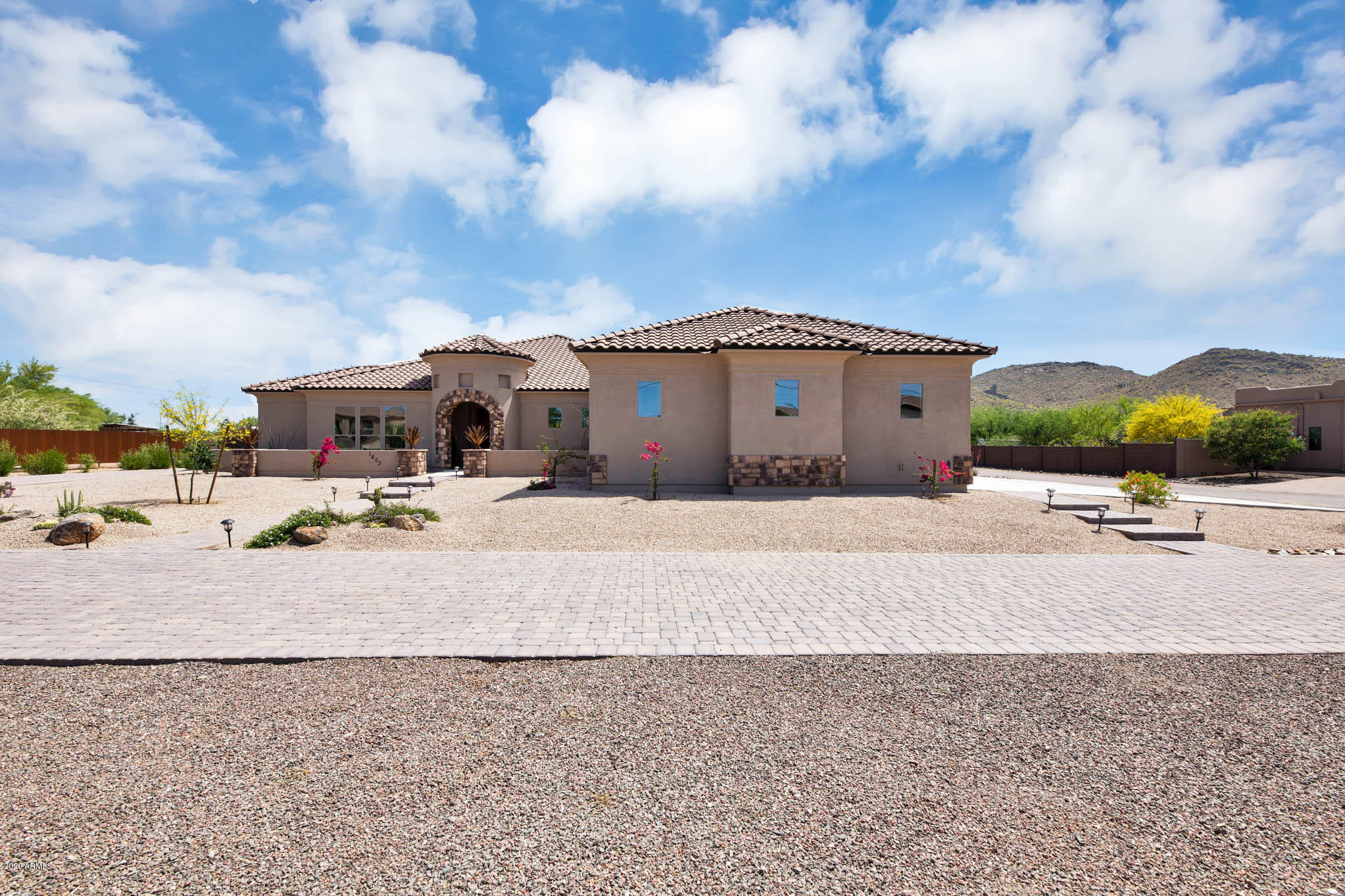 1603 West Maddock Road Phoenix, AZ 85086 - Photo 3 of 56 7D3A5015