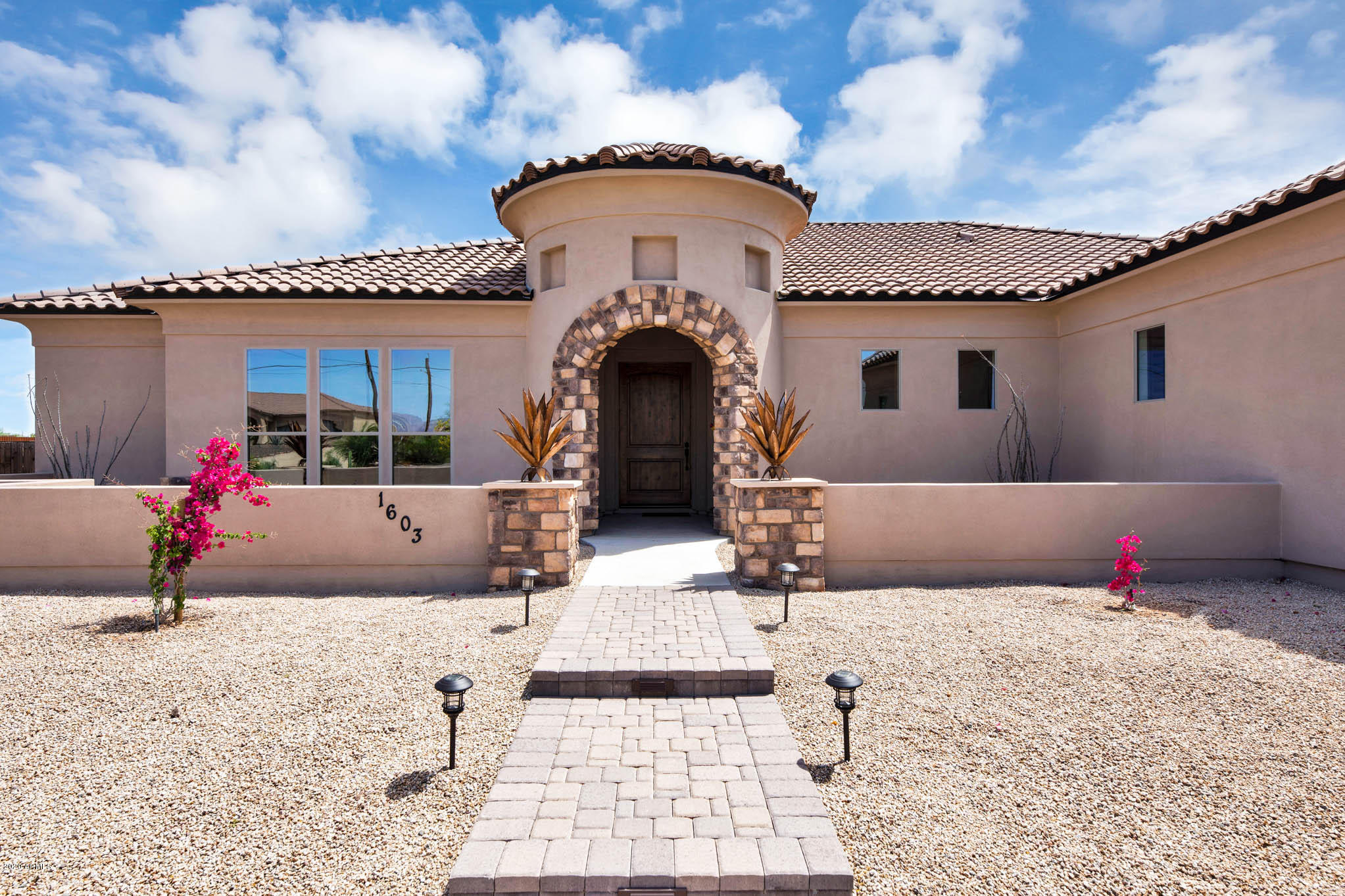 1603 West Maddock Road Phoenix, AZ 85086 - Photo 4 of 56 7D3A5017