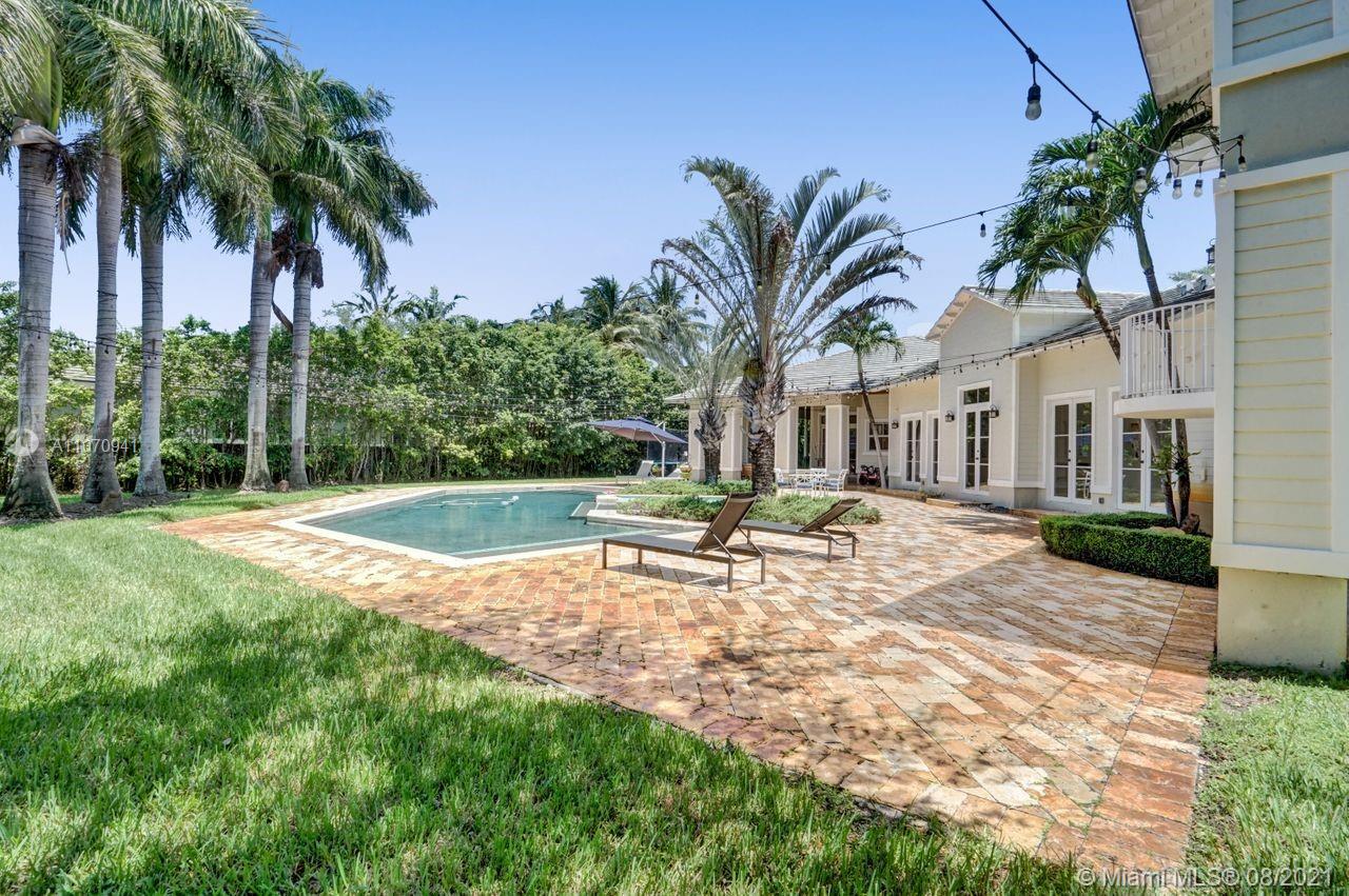 12260 Southwest 95th Avenue Miami, FL 33176 - Photo 84 of 98 a view of a house with swimming pool and sitting area