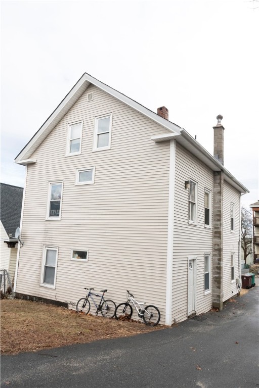 33 Cross Street Woonsocket, RI 02895 - Photo 3 of 34