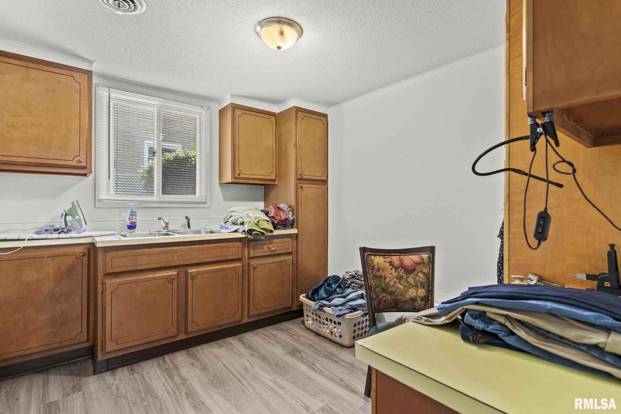 232 Dickinson Road Springfield, IL 62704 - Photo 13 of 39 Gallery Image 13