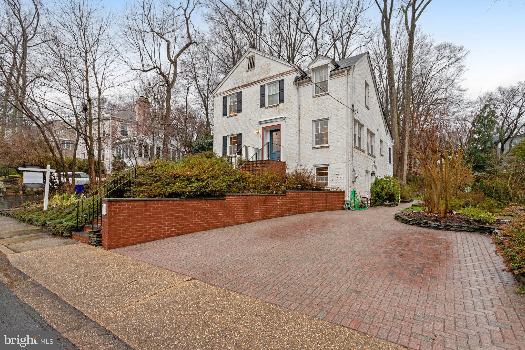 2546 Military Road Arlington, VA 22207 - Photo 3 of 63 Gallery Image 3