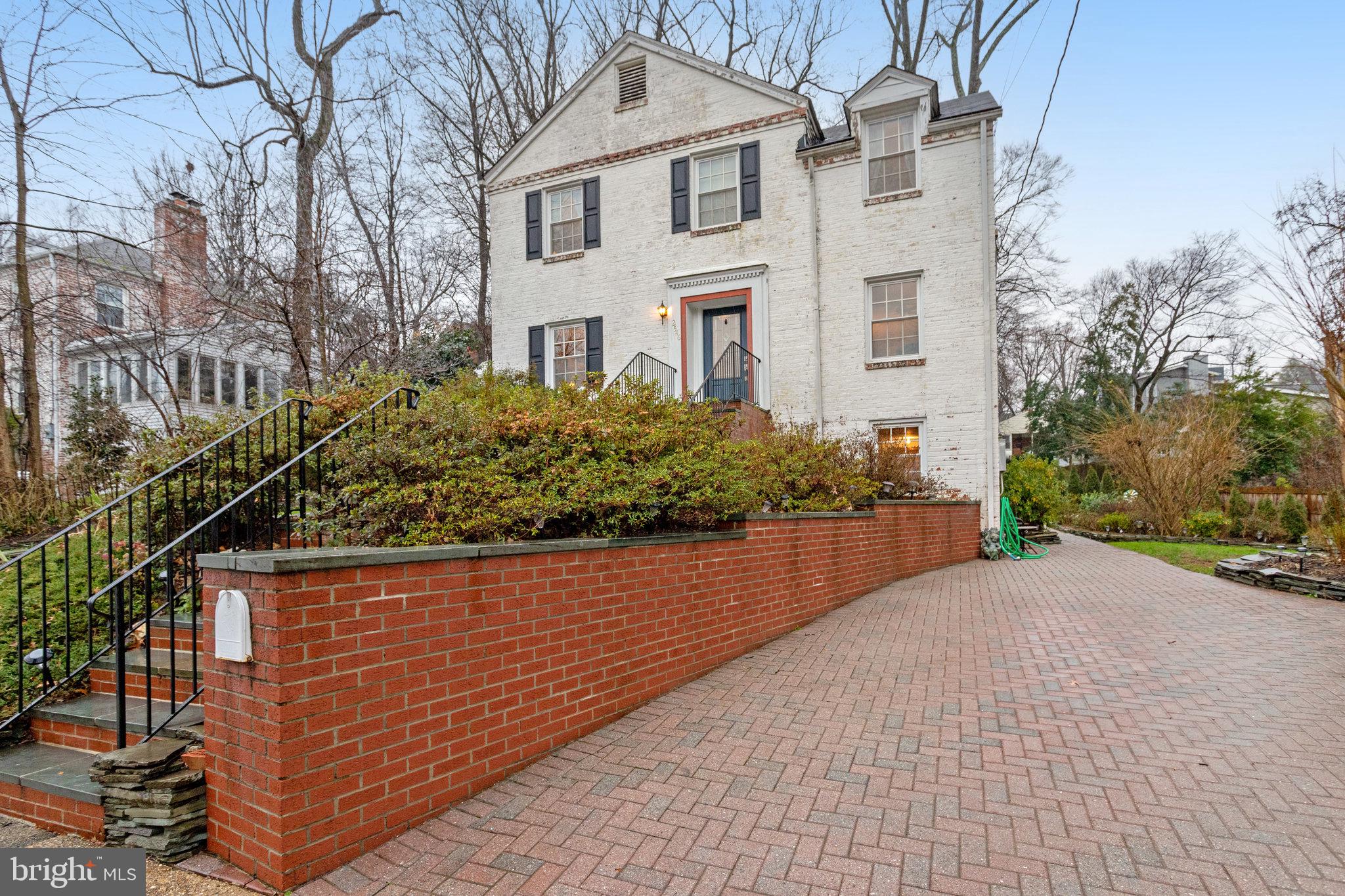 2546 Military Road Arlington, VA 22207 - Photo 5 of 63 Gallery Image 5