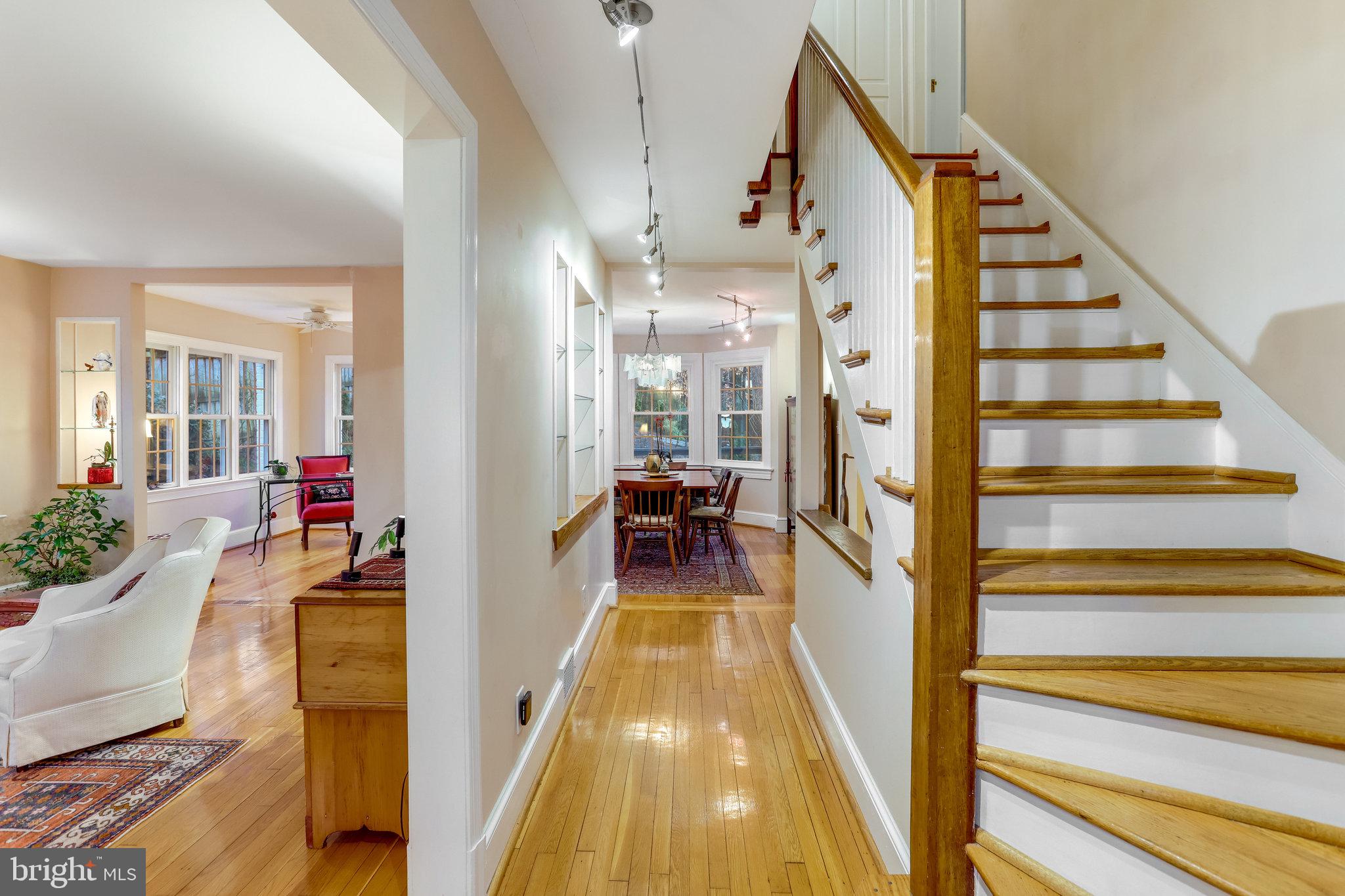 2546 Military Road Arlington, VA 22207 - Photo 7 of 63 Gallery Image 7