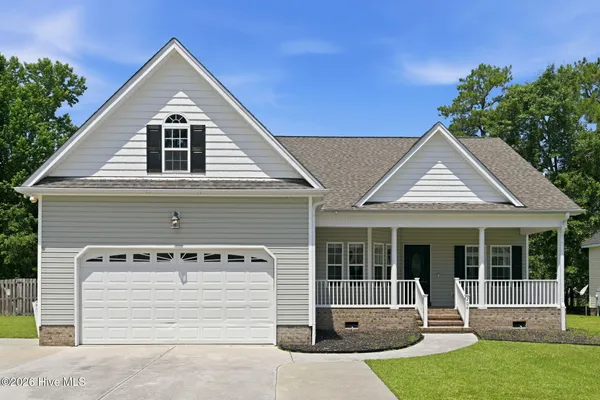 $334,000 | 204 Wedgefield Circle, Maple Hill, NC 28454