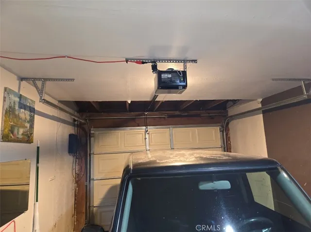 a view of entryway with a yard