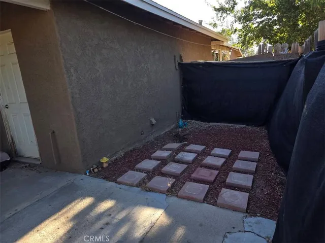 $699,999 | 13252 Navajo Road, Apple Valley, CA 92308