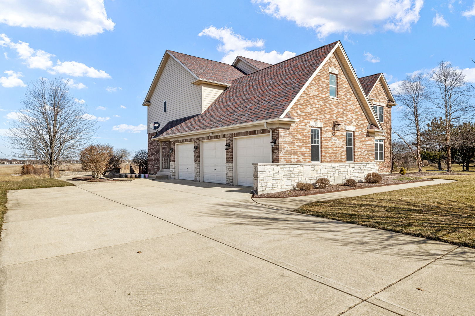 5050 Half Round Road Oswego, IL 60543 - Photo 4 of 42 Gallery Image 4