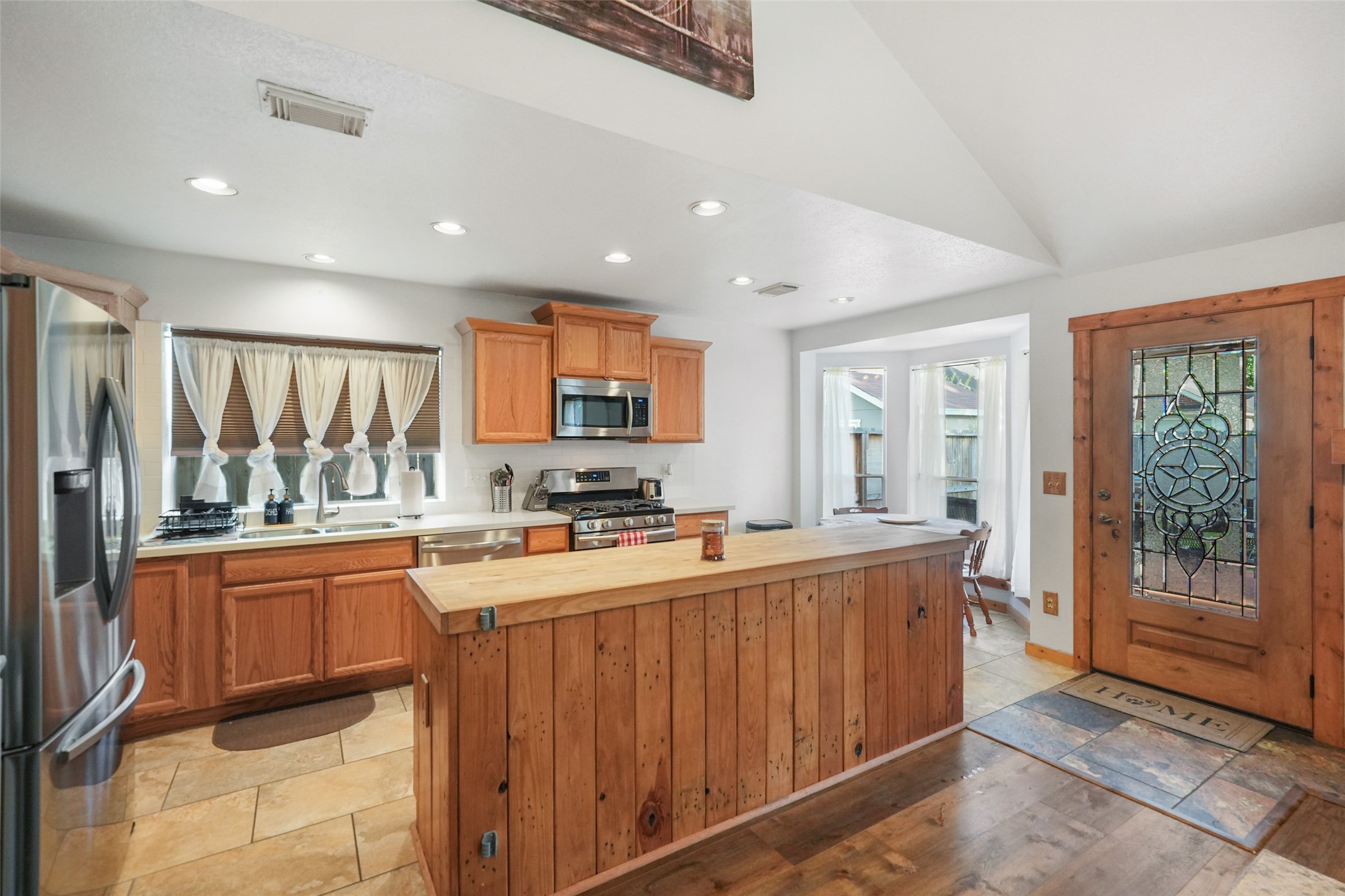 929 North Rivershire Drive Conroe, TX 77304 - Photo 17 of 36