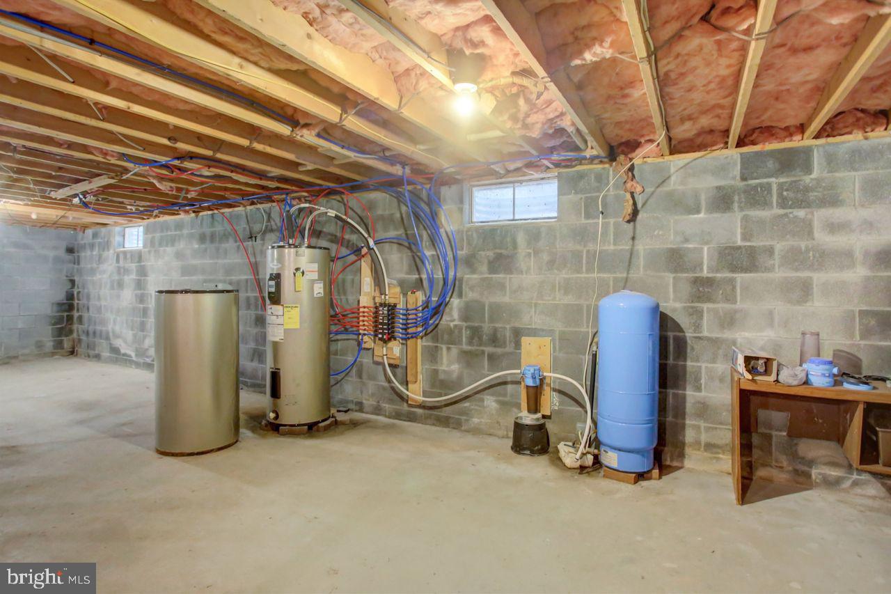 721 Narrows Road Biglerville, PA 17307 - Photo 32 of 40 a view of a room with gym equipment