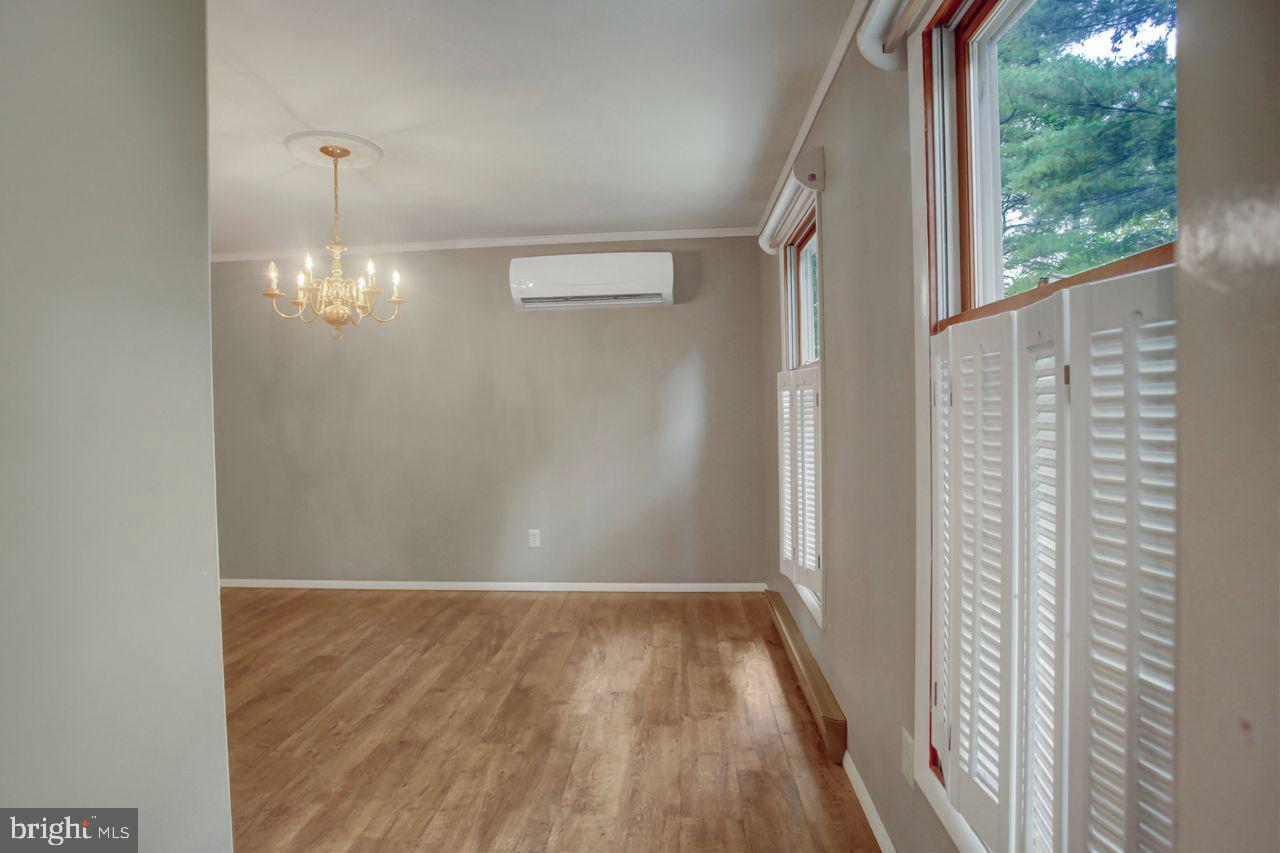 721 Narrows Road Biglerville, PA 17307 - Photo 7 of 40 a view of a livingroom with window