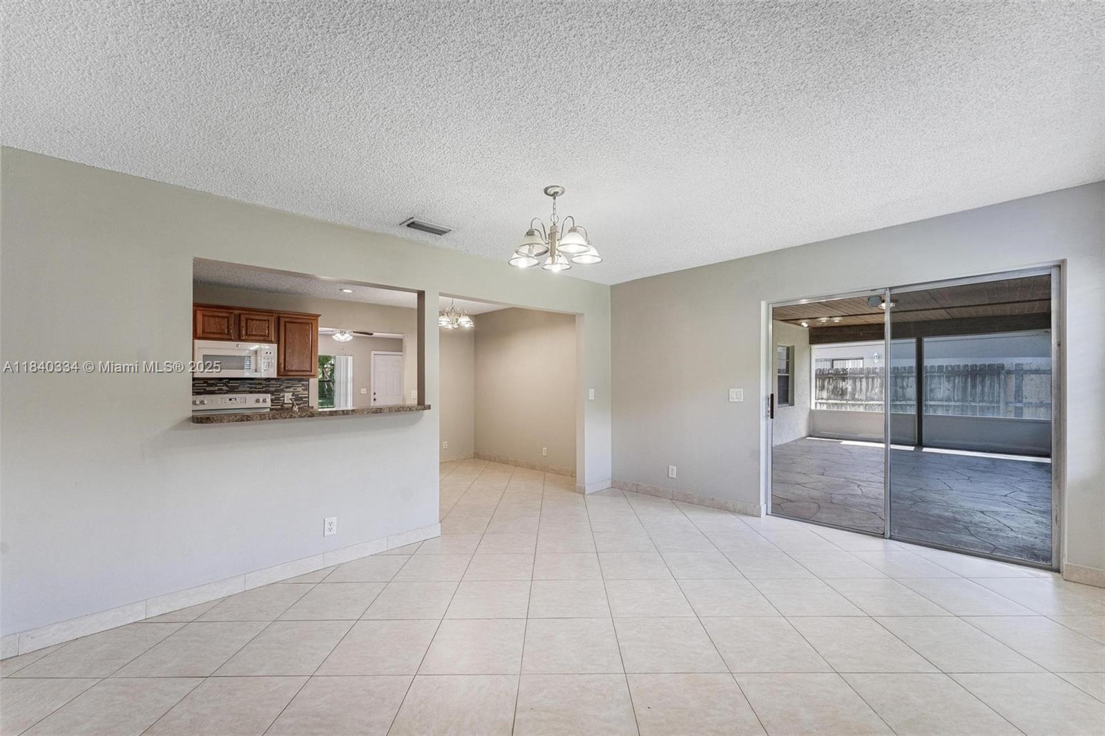 9285 Affirmed Lane Boca Raton, FL 33496 - Photo 12 of 32 Gallery Image 12